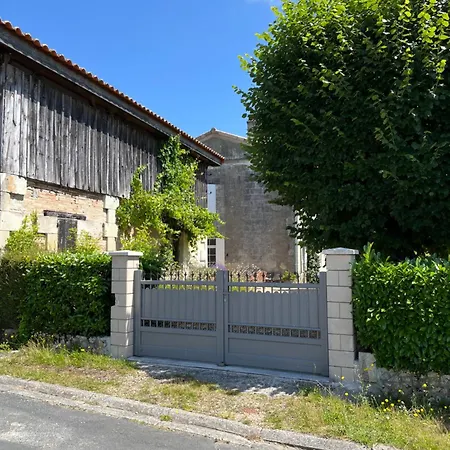 בית נופש Chez Mathe Longere Charentaise